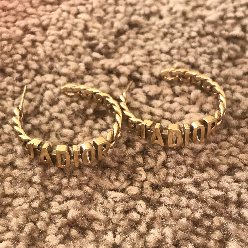 J’ADIOR Hoop Earrings